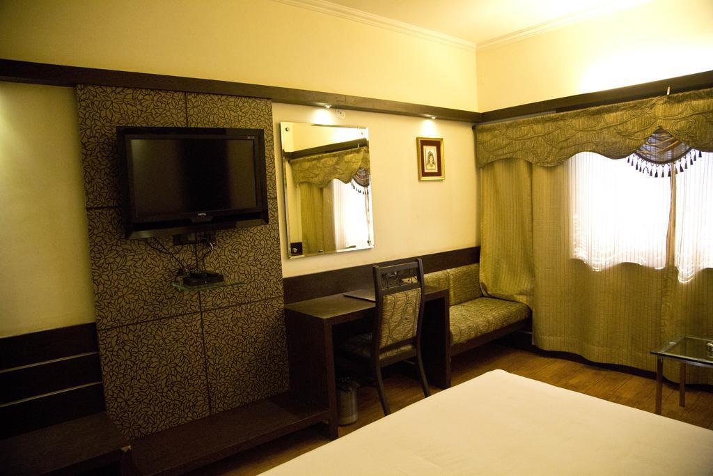 The Rajshahi Palace Hotel Indore Kamer foto